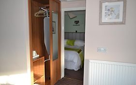 Oak Tree Inn